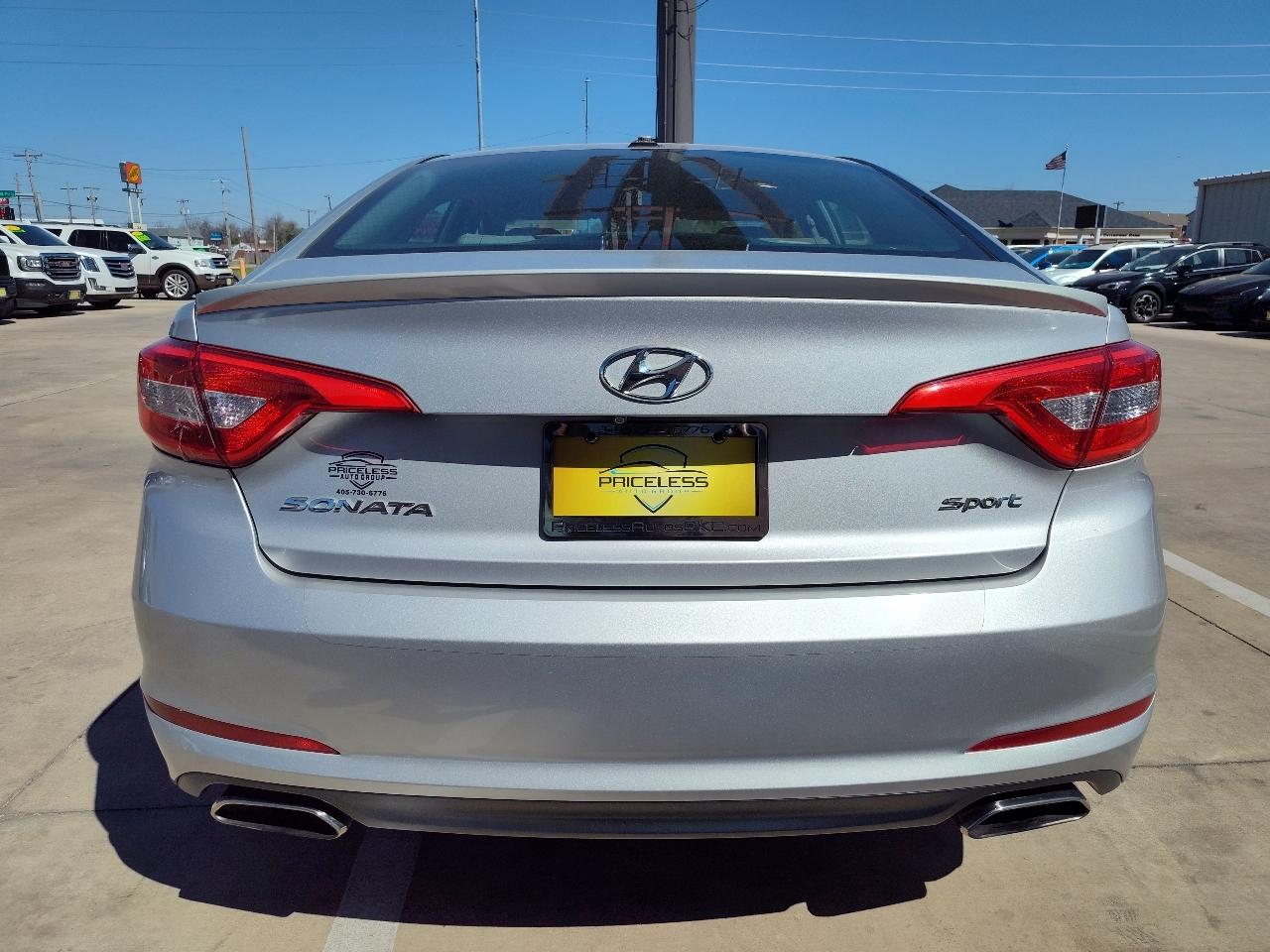 Hyundai Sonata Sport + 4D Sedan 2.4 2015