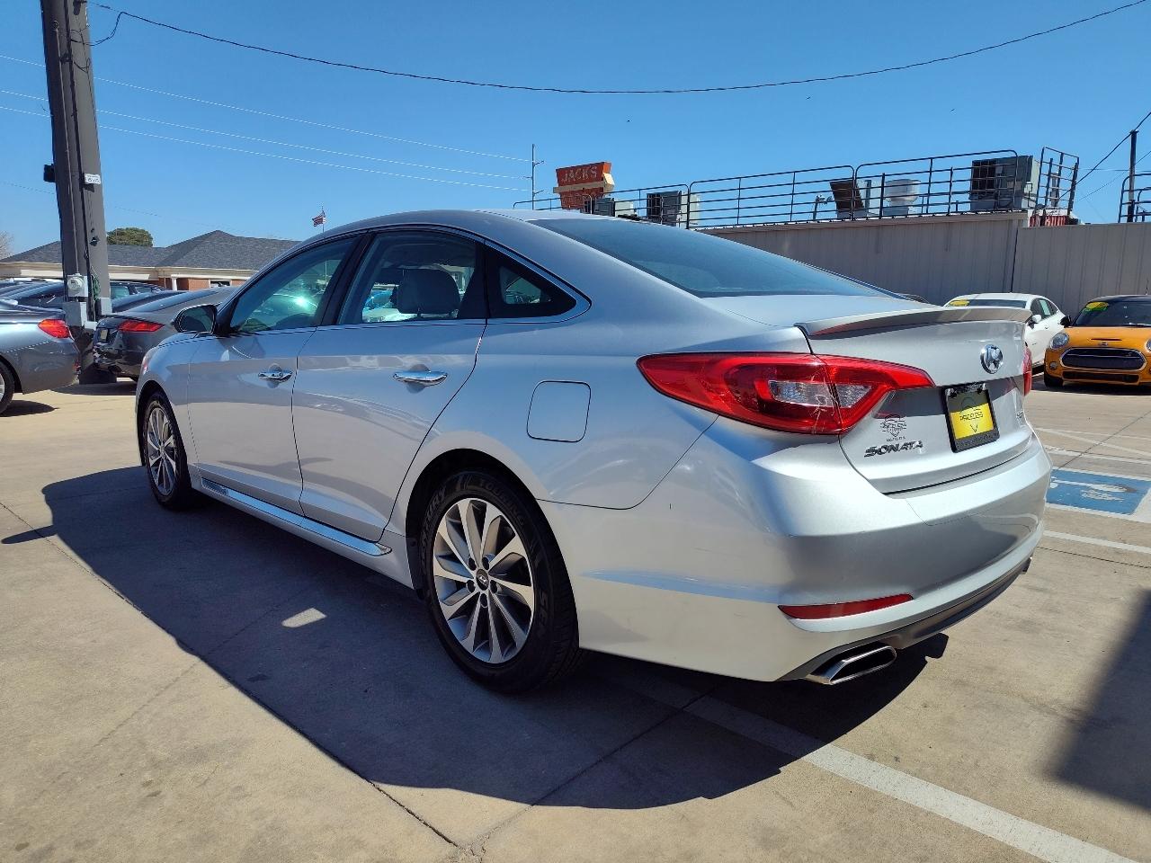 Hyundai Sonata Sport + 4D Sedan 2.4 2015