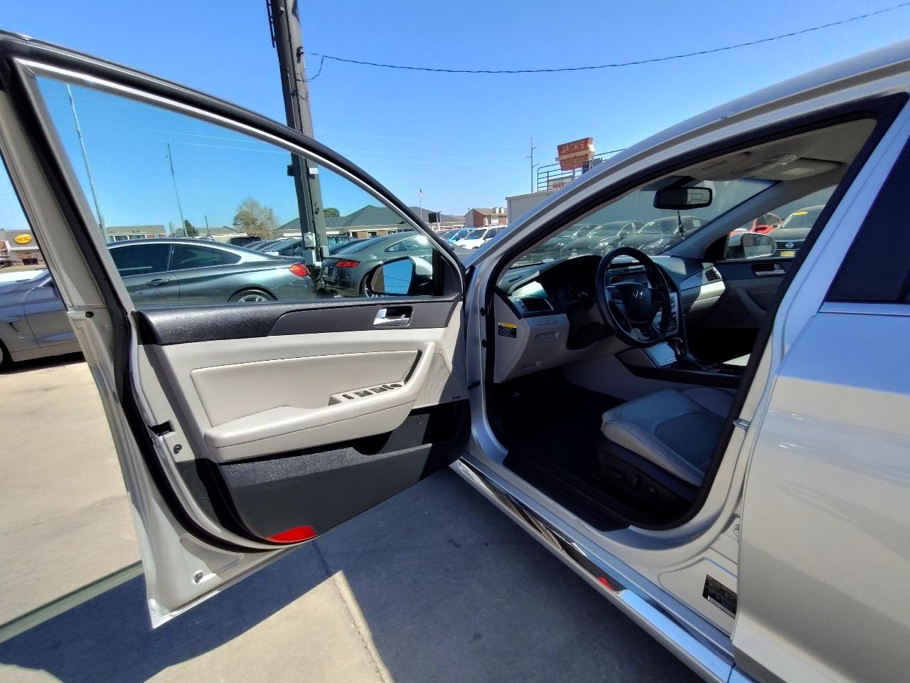 Hyundai Sonata Sport + 4D Sedan 2.4 2015