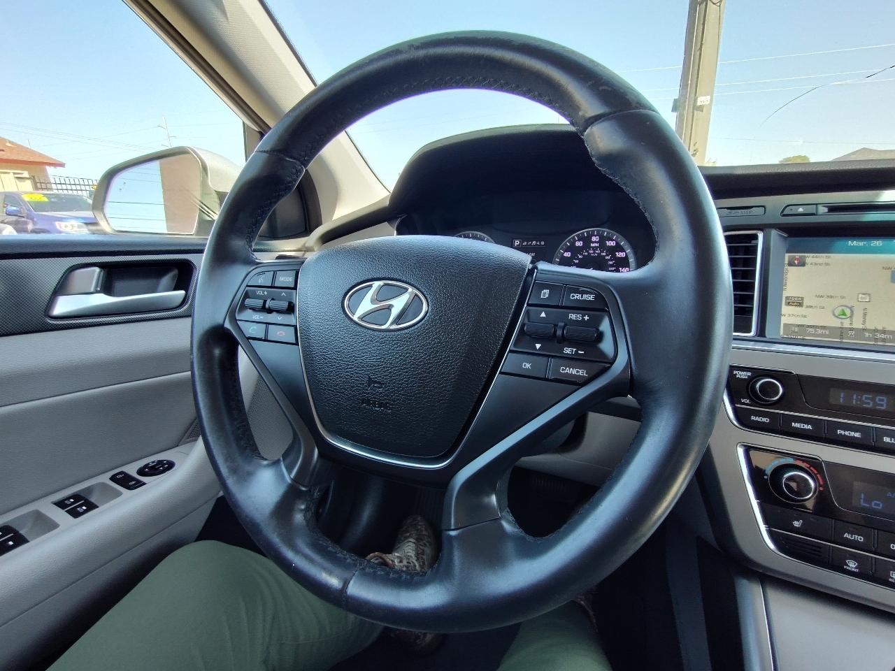 Hyundai Sonata Sport + 4D Sedan 2.4 2015