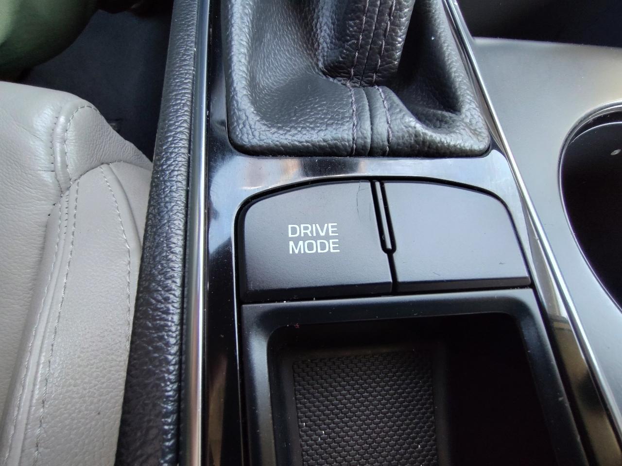 Hyundai Sonata Sport + 4D Sedan 2.4 2015