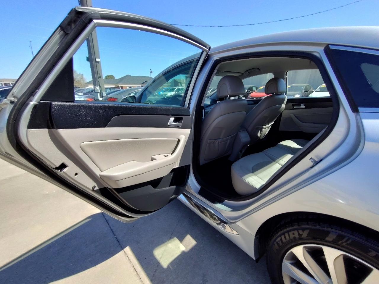 Hyundai Sonata Sport + 4D Sedan 2.4 2015