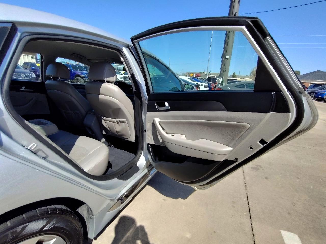 Hyundai Sonata Sport + 4D Sedan 2.4 2015