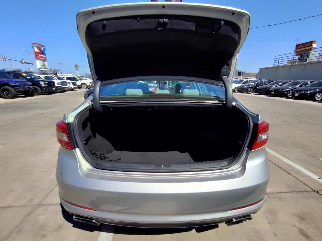 Hyundai Sonata Sport + 4D Sedan 2.4 2015