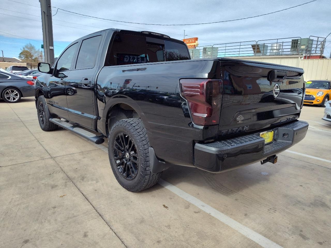 Nissan Titan SV Crew Cab 4WD 2018
