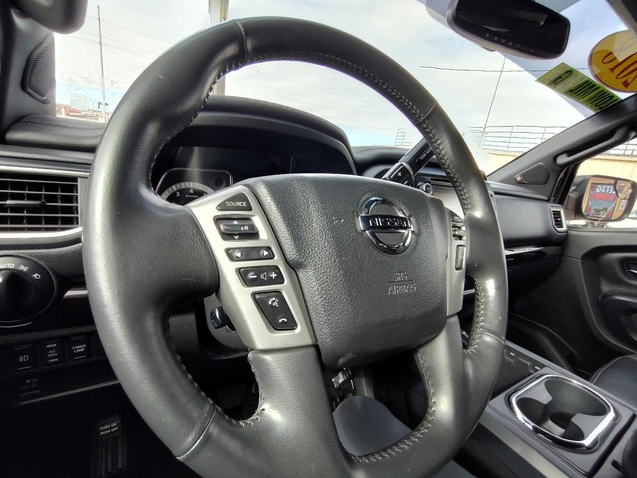 Nissan Titan SV Crew Cab 4WD 2018