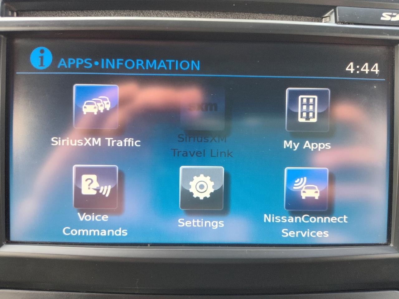 Nissan Titan SV Crew Cab 4WD 2018