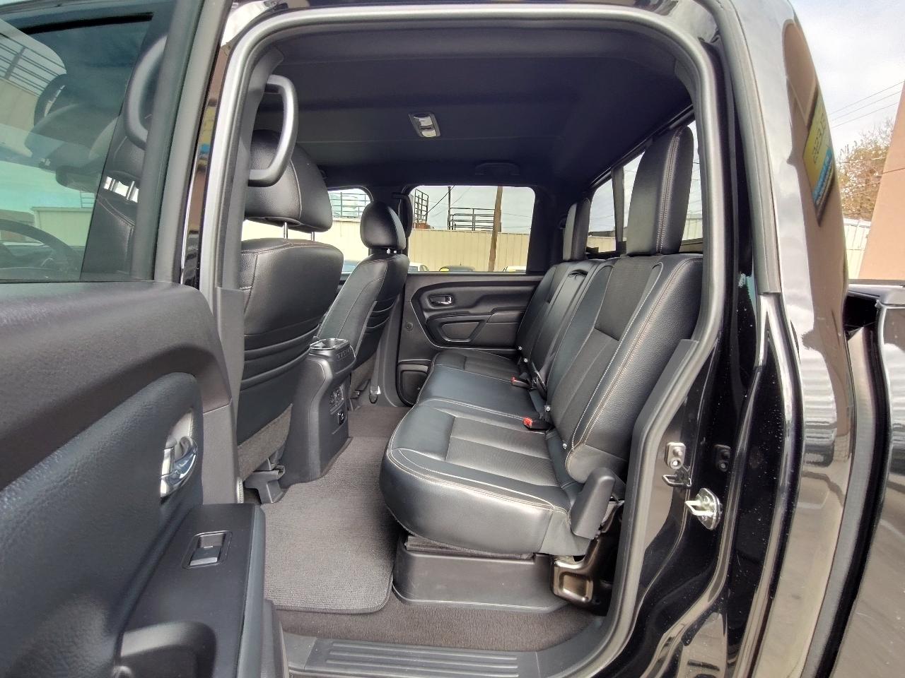 Nissan Titan SV Crew Cab 4WD 2018