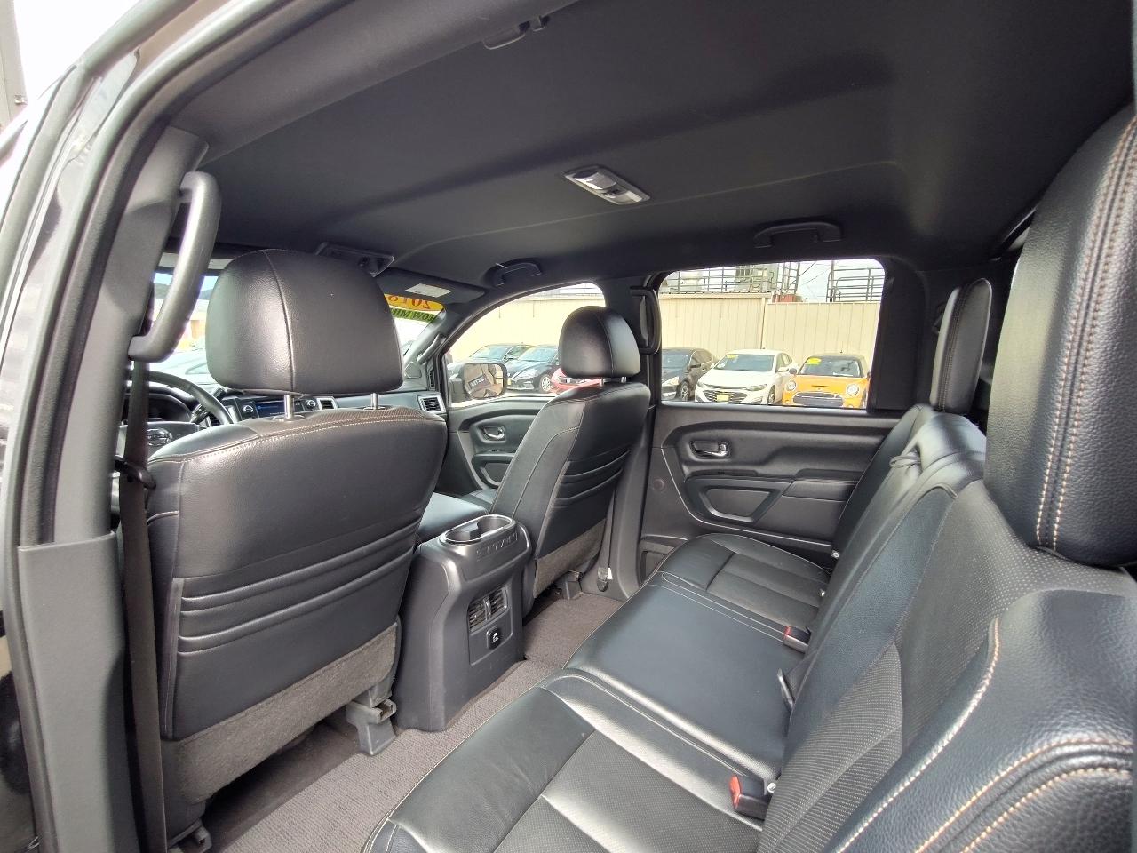 Nissan Titan SV Crew Cab 4WD 2018