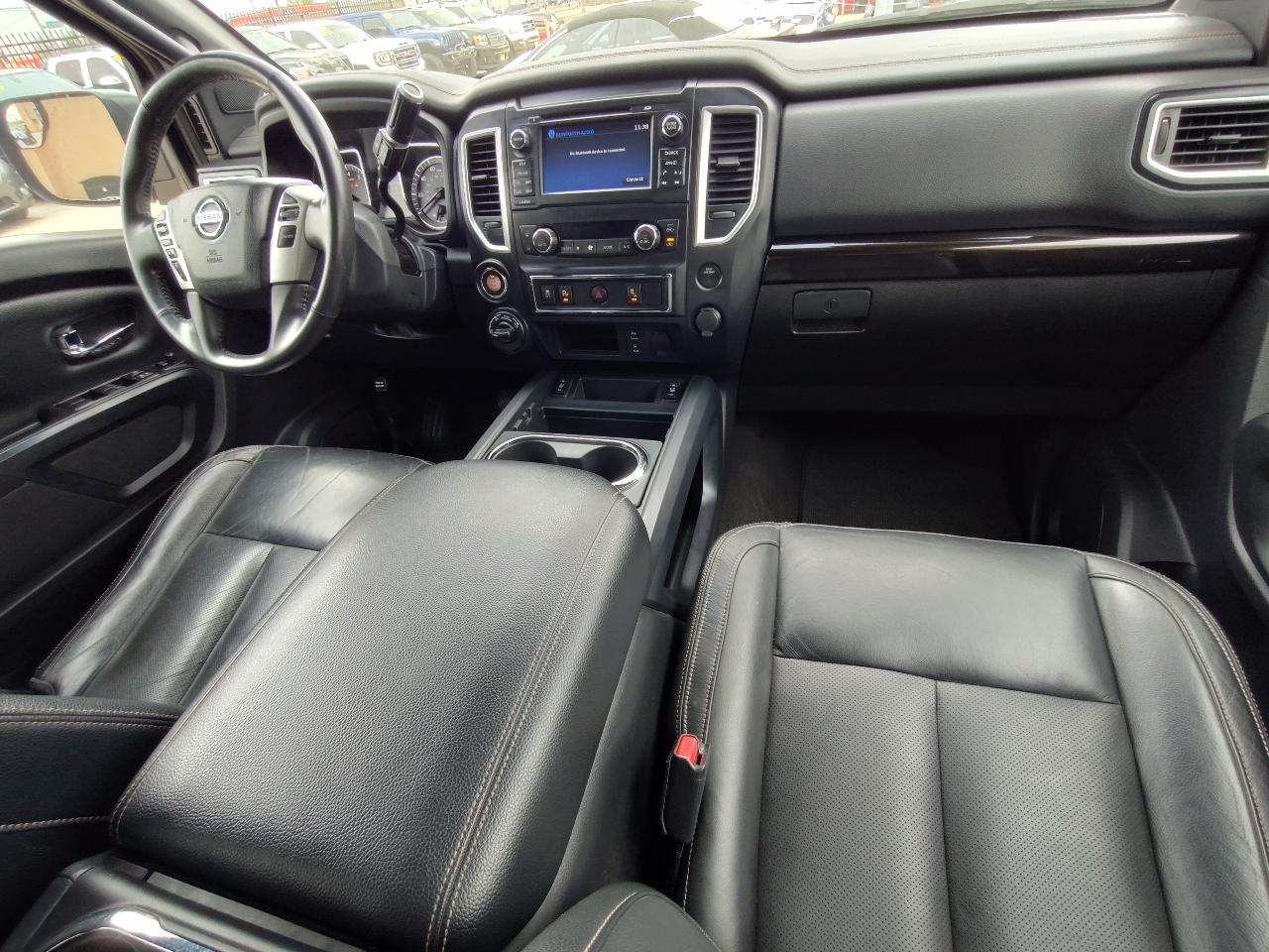 Nissan Titan SV Crew Cab 4WD 2018