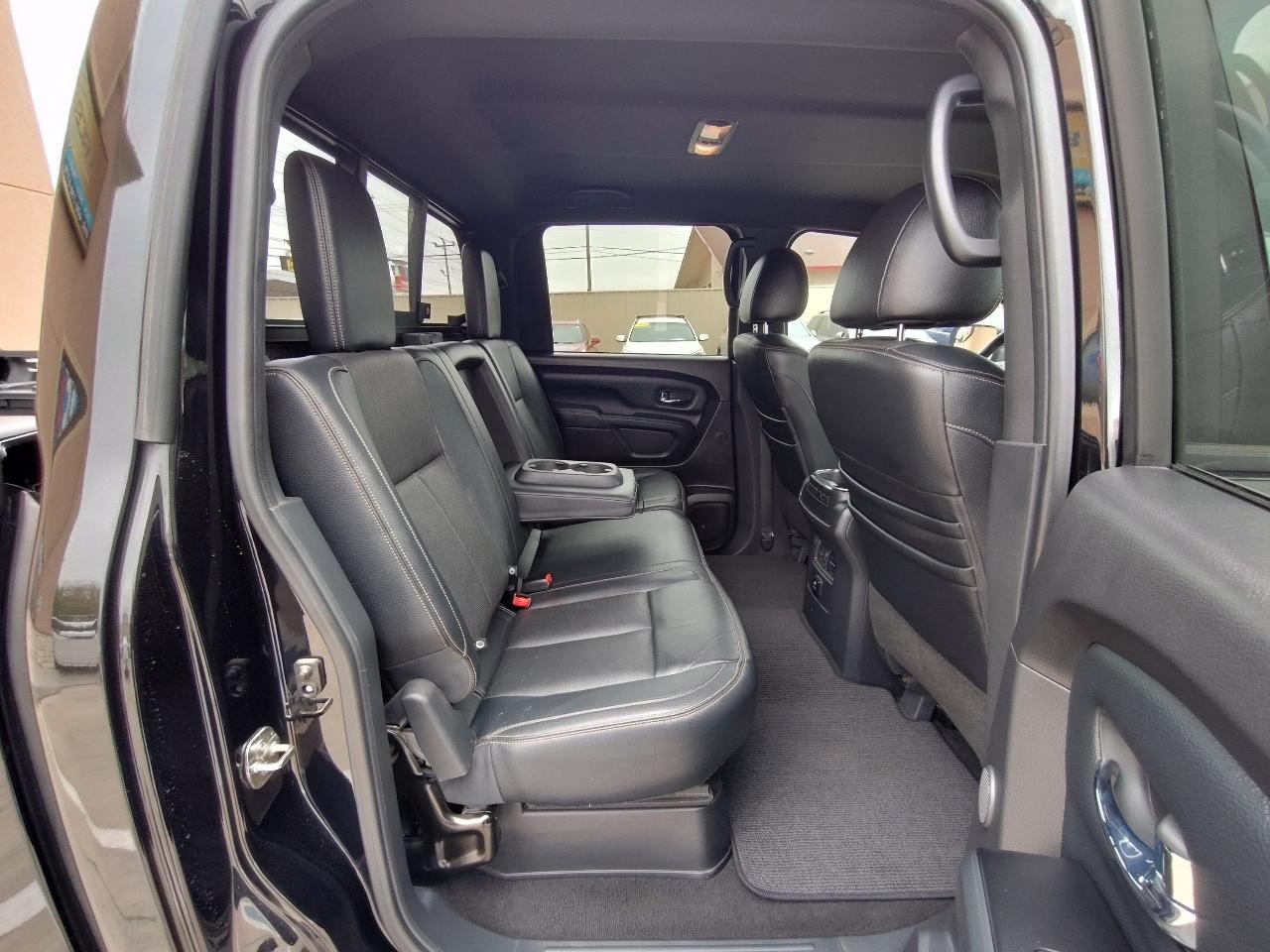 Nissan Titan SV Crew Cab 4WD 2018