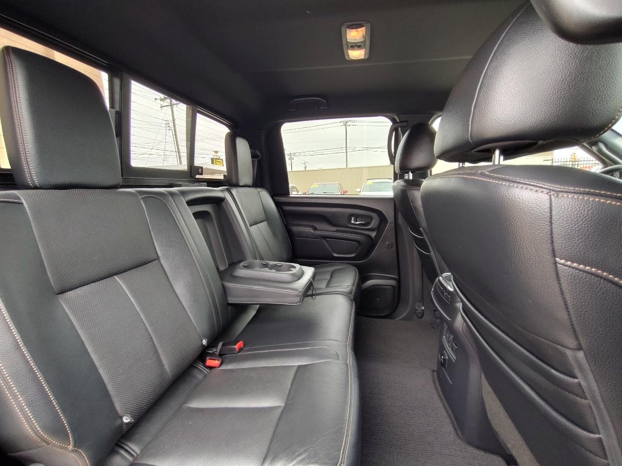 Nissan Titan SV Crew Cab 4WD 2018