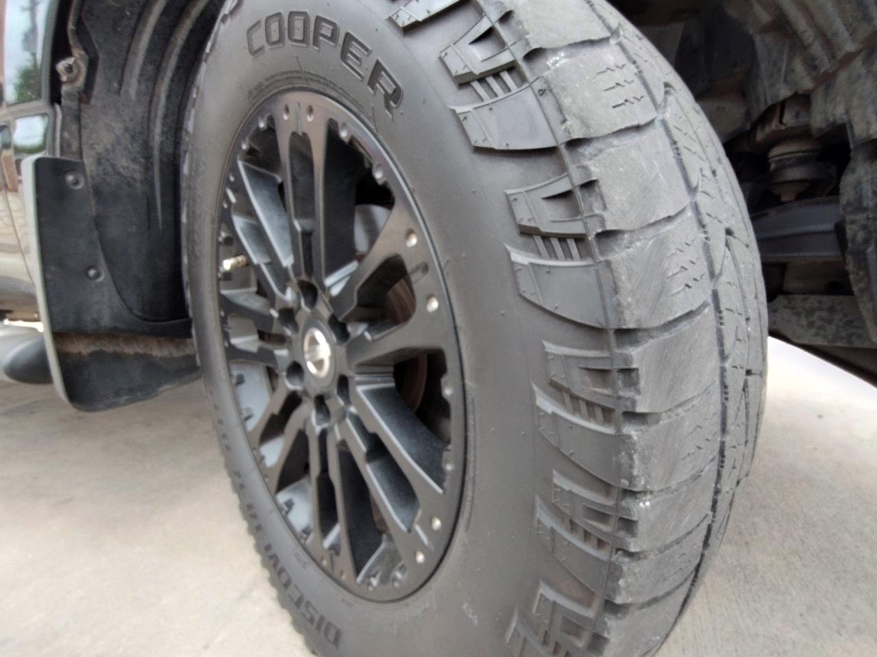 Nissan Titan SV Crew Cab 4WD 2018