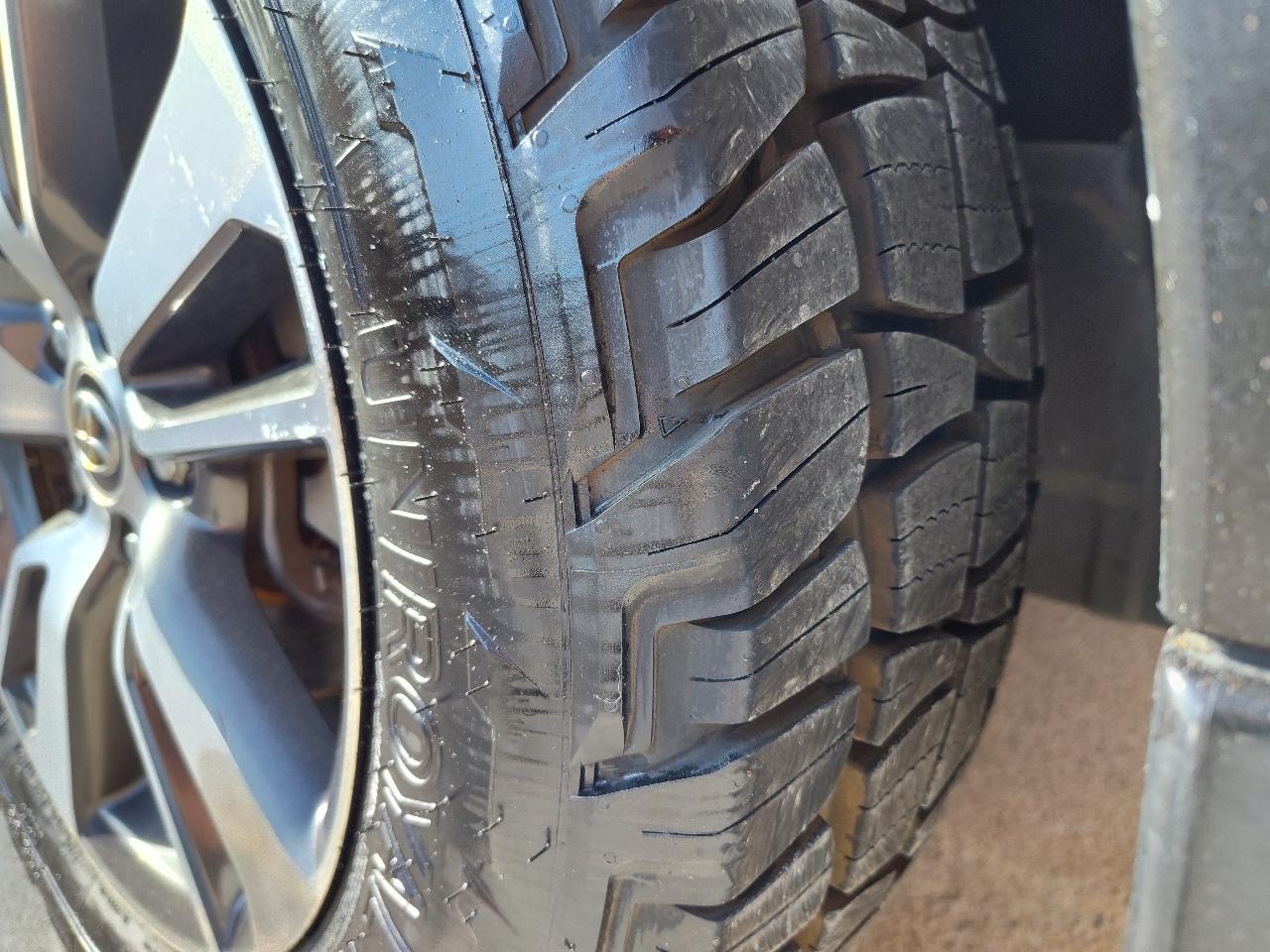 Toyota RAV4 XLE Premium 4D SUV FWD 2017