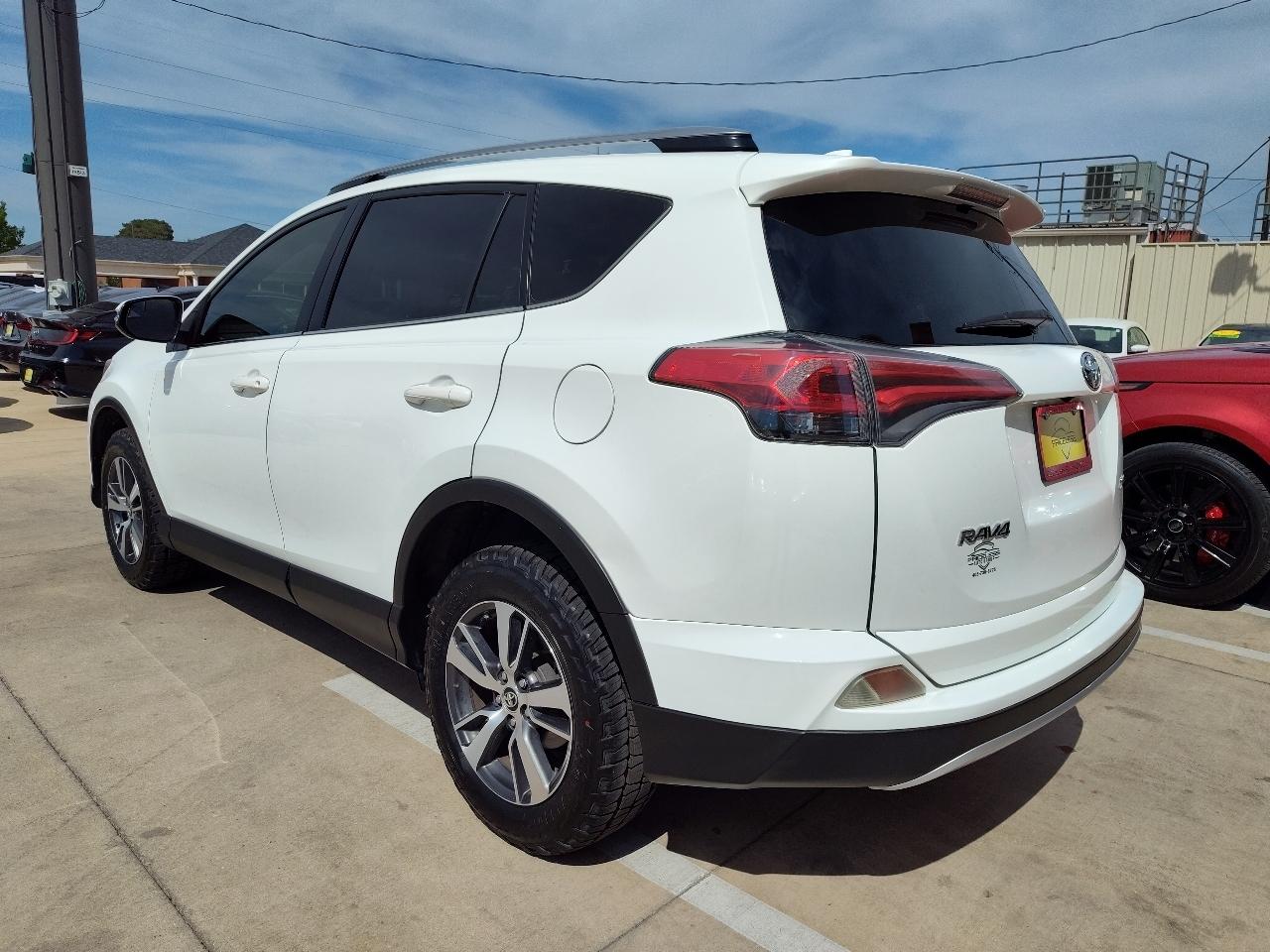 Toyota RAV4 XLE Premium 4D SUV FWD 2017