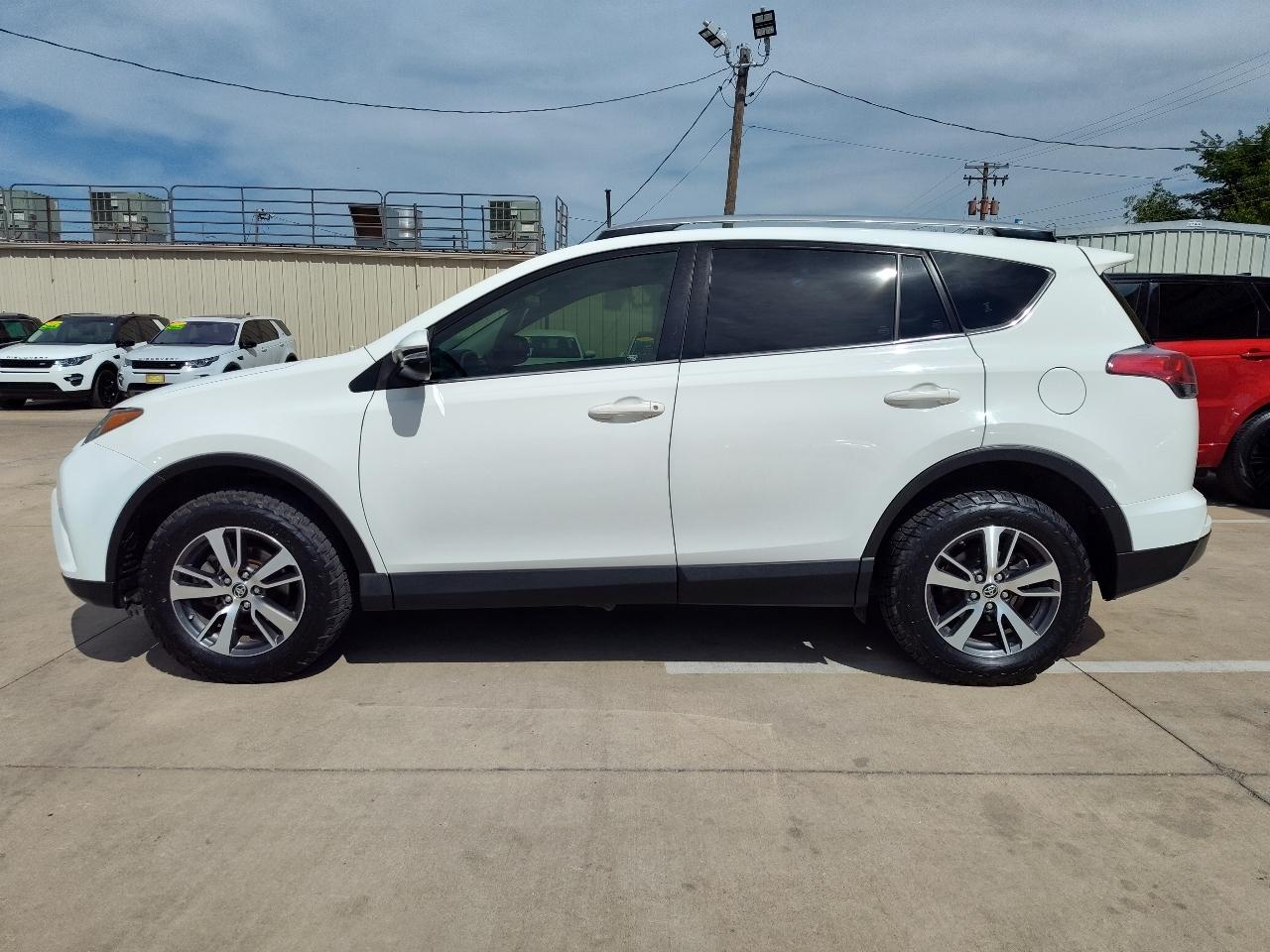 Toyota RAV4 XLE Premium 4D SUV FWD 2017