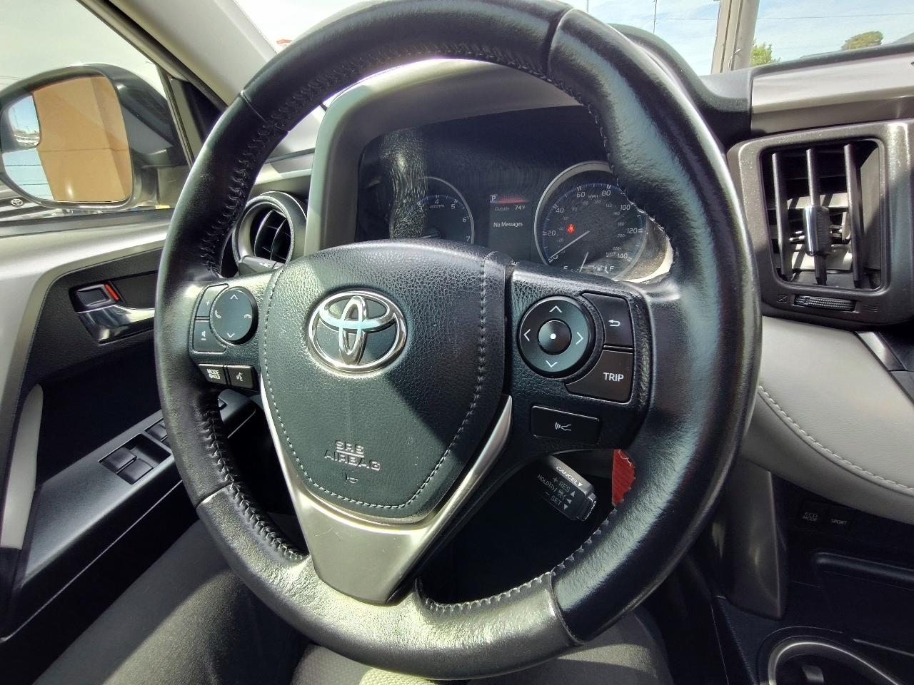 Toyota RAV4 XLE Premium 4D SUV FWD 2017
