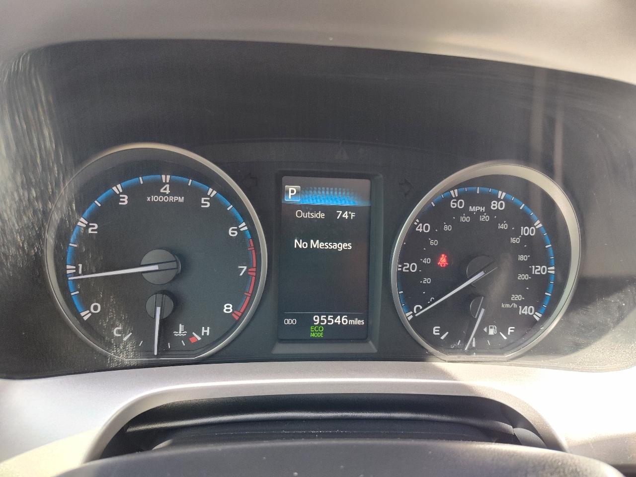 Toyota RAV4 XLE Premium 4D SUV FWD 2017