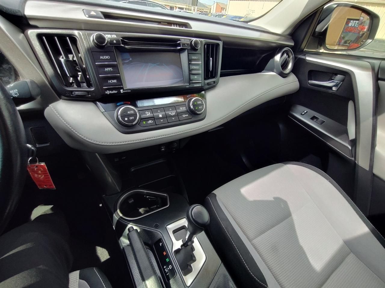 Toyota RAV4 XLE Premium 4D SUV FWD 2017