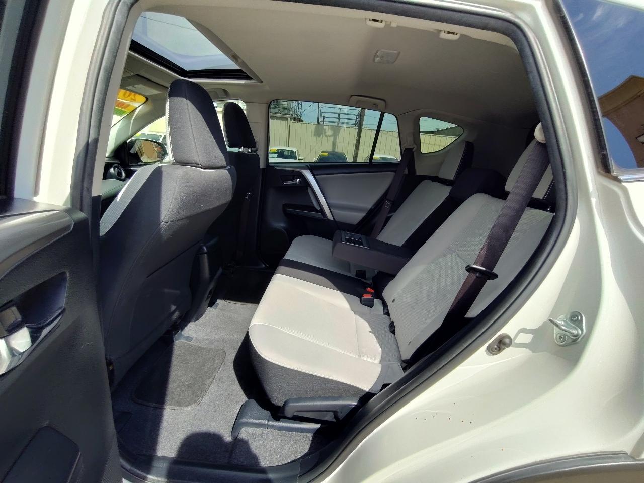 Toyota RAV4 XLE Premium 4D SUV FWD 2017