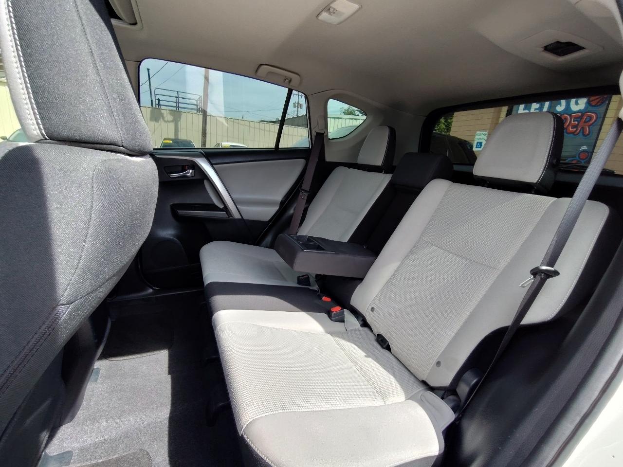 Toyota RAV4 XLE Premium 4D SUV FWD 2017