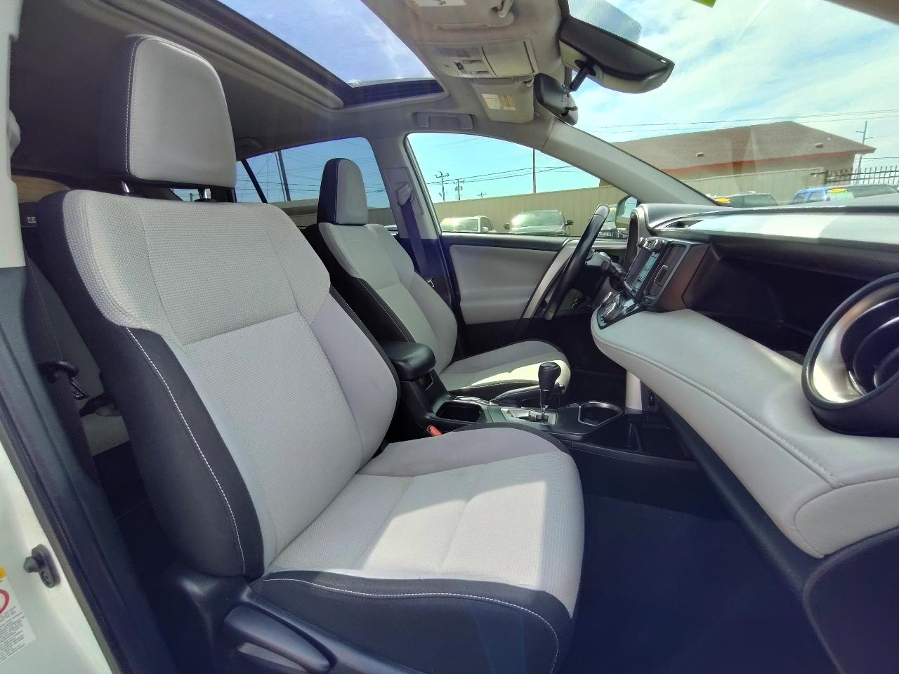 Toyota RAV4 XLE Premium 4D SUV FWD 2017