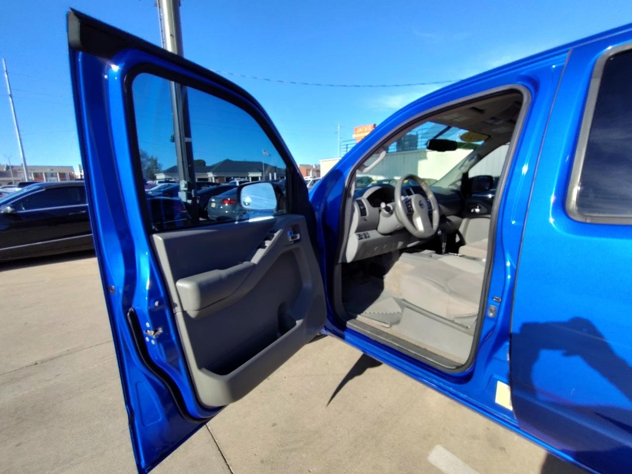 Nissan Frontier S Crew Cab 2WD 2012