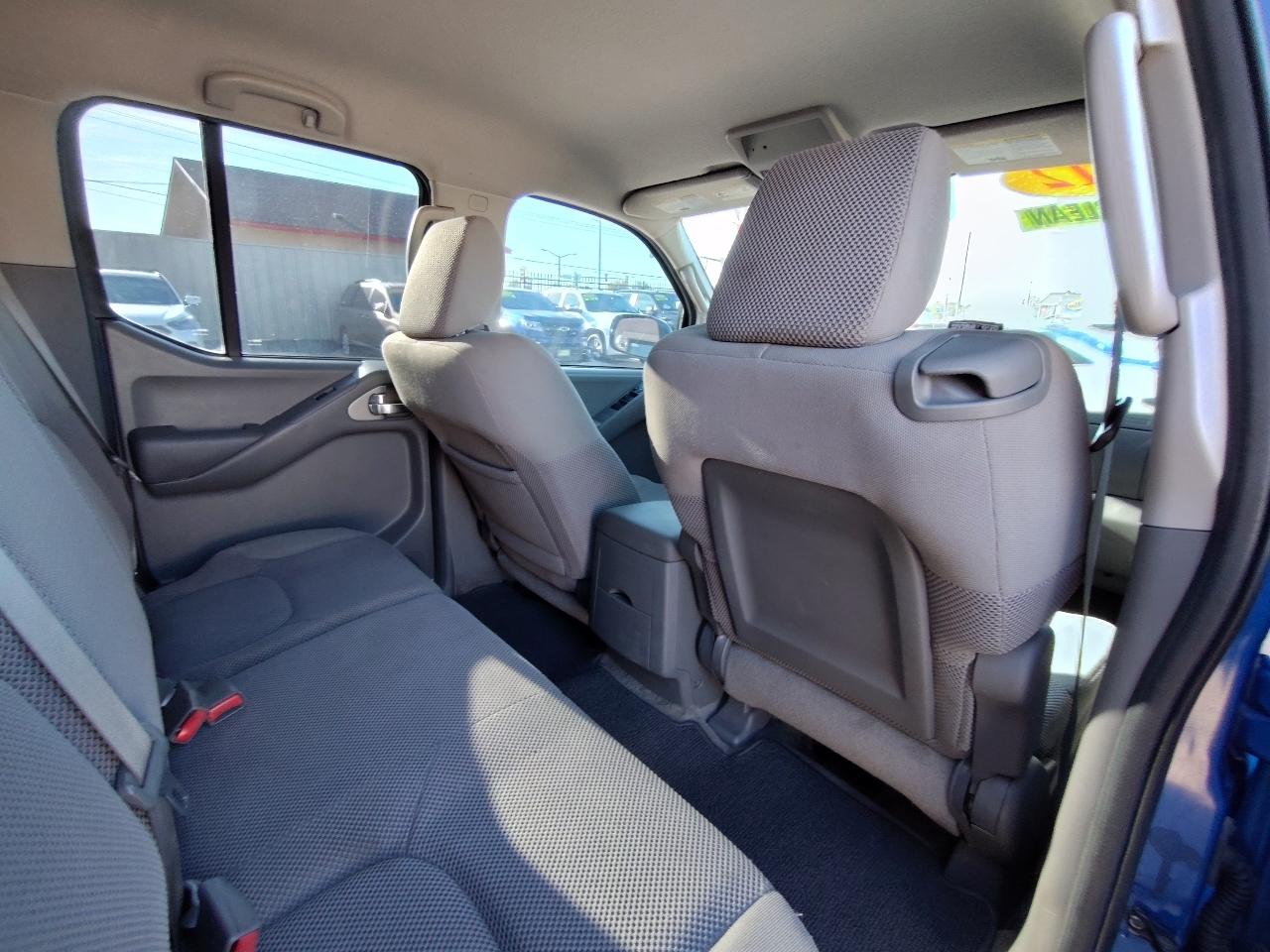 Nissan Frontier S Crew Cab 2WD 2012