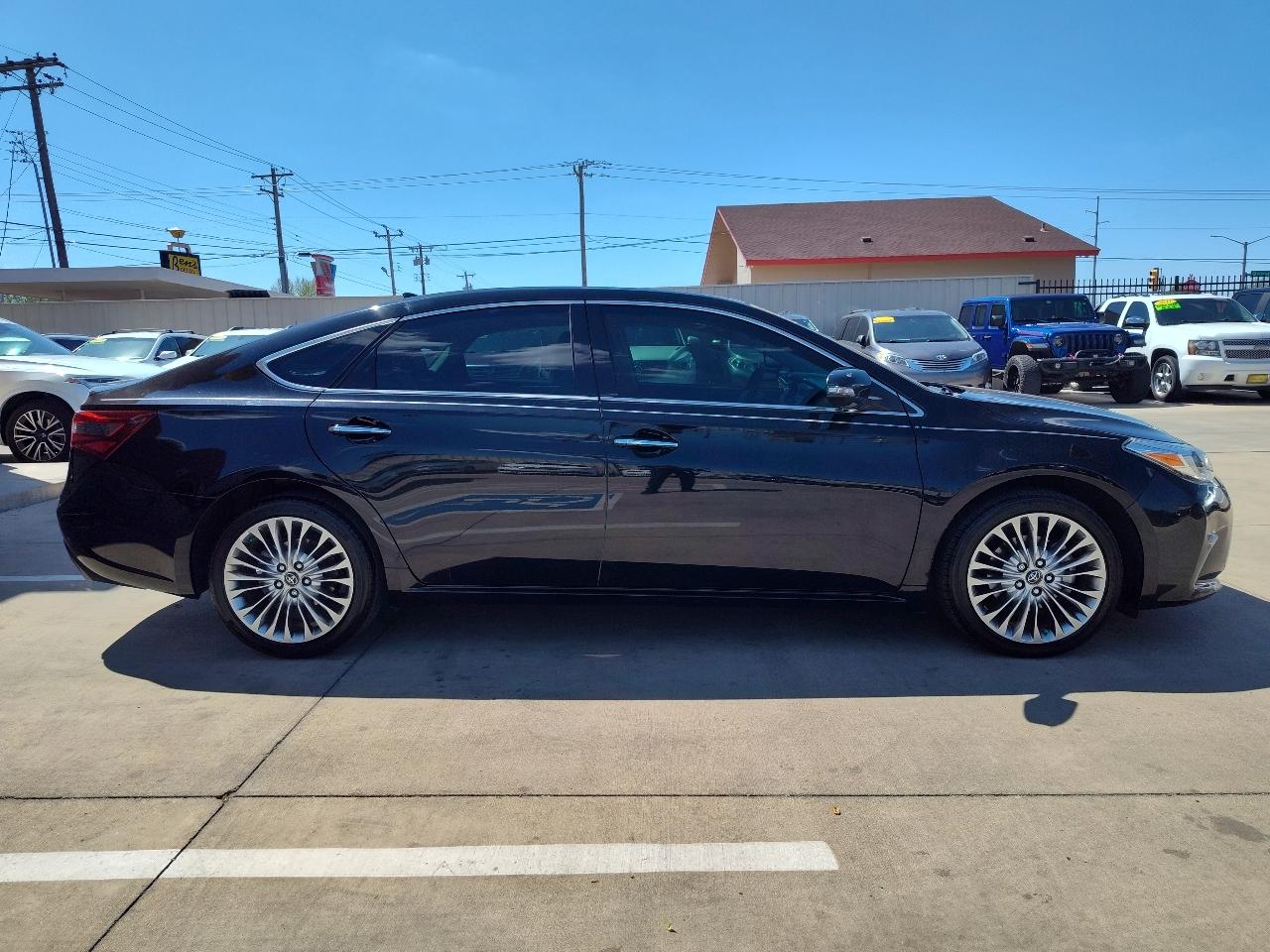 Toyota Avalon Limited 4D Sedan 2017