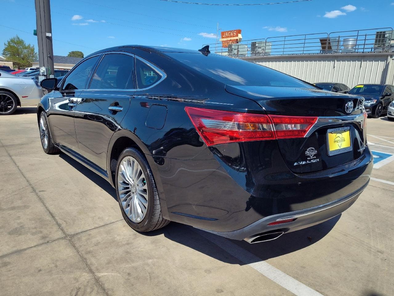 Toyota Avalon Limited 4D Sedan 2017