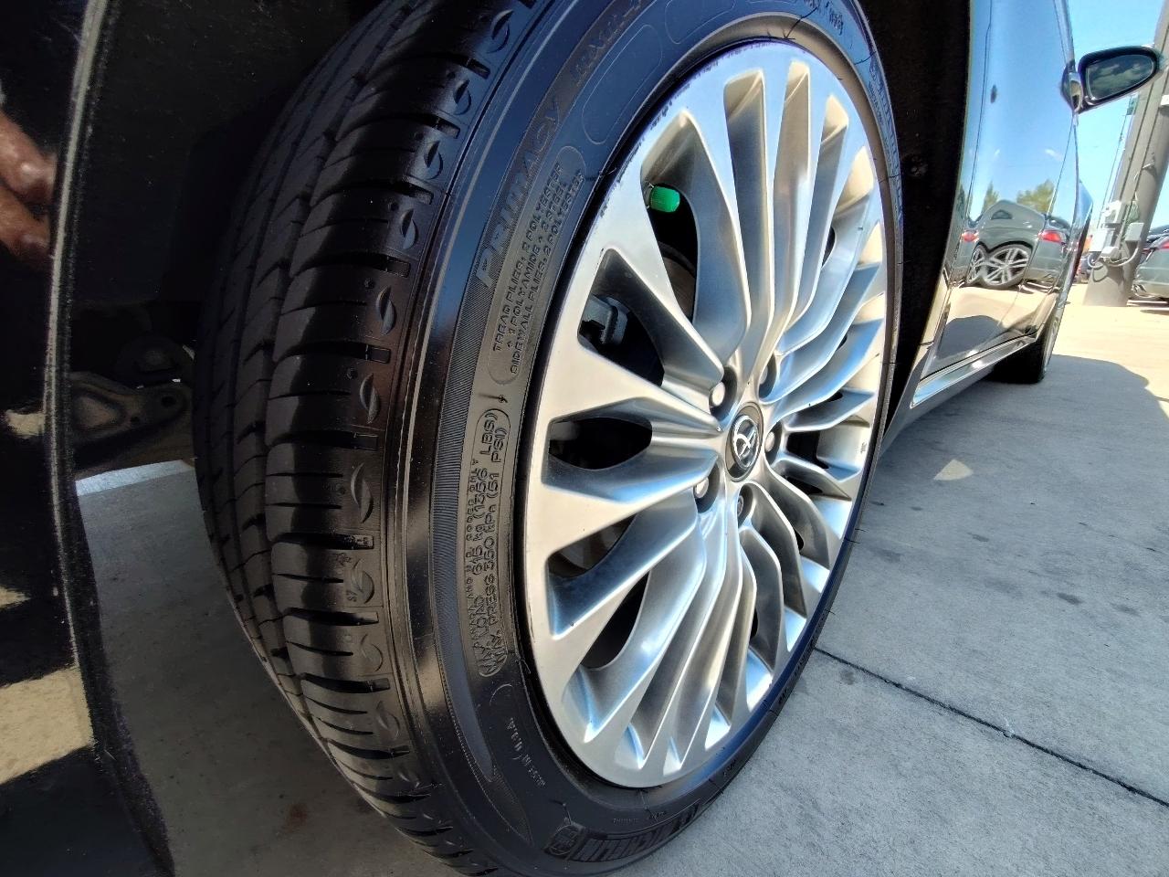 Toyota Avalon Limited 4D Sedan 2017