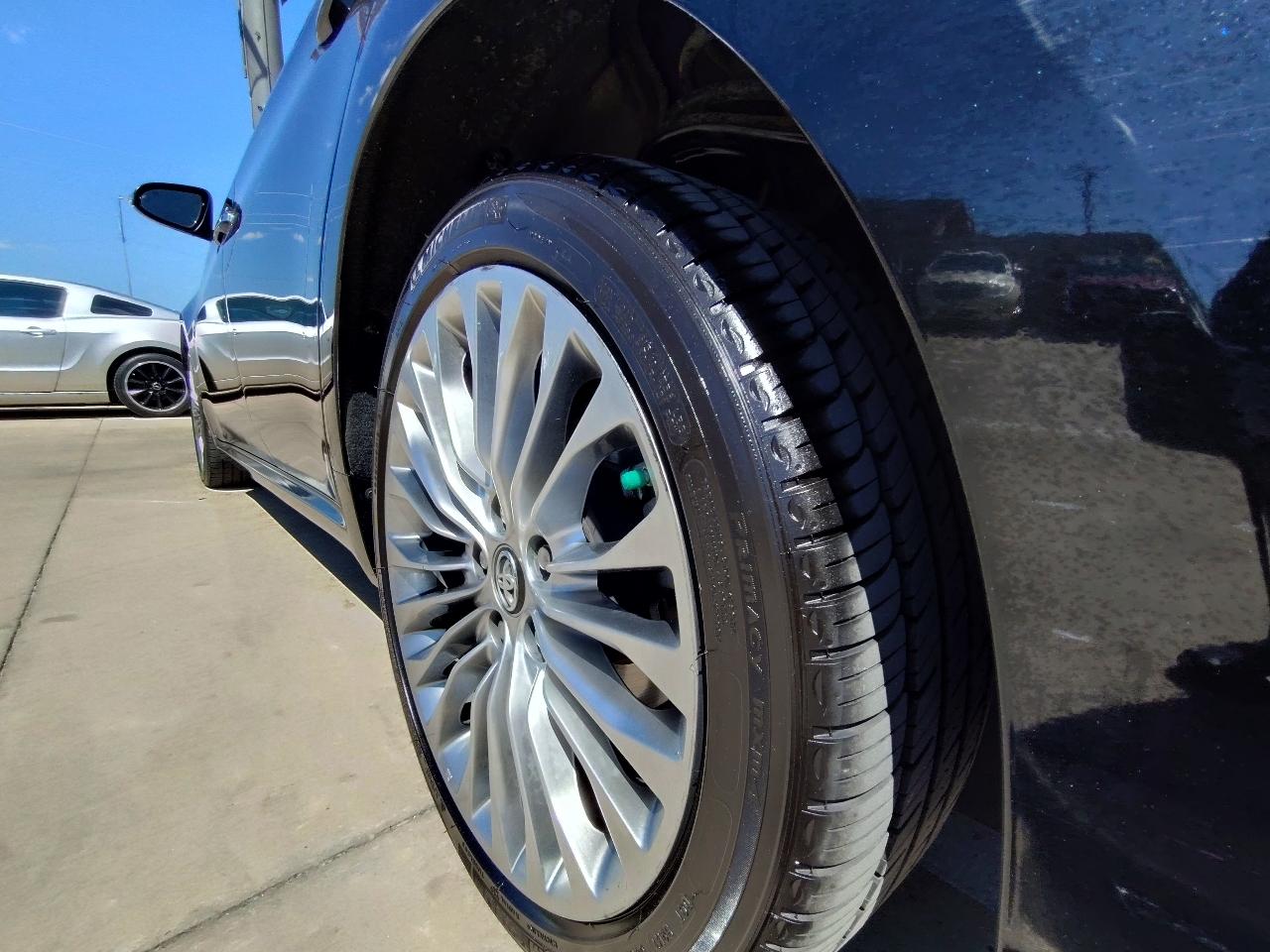 Toyota Avalon Limited 4D Sedan 2017