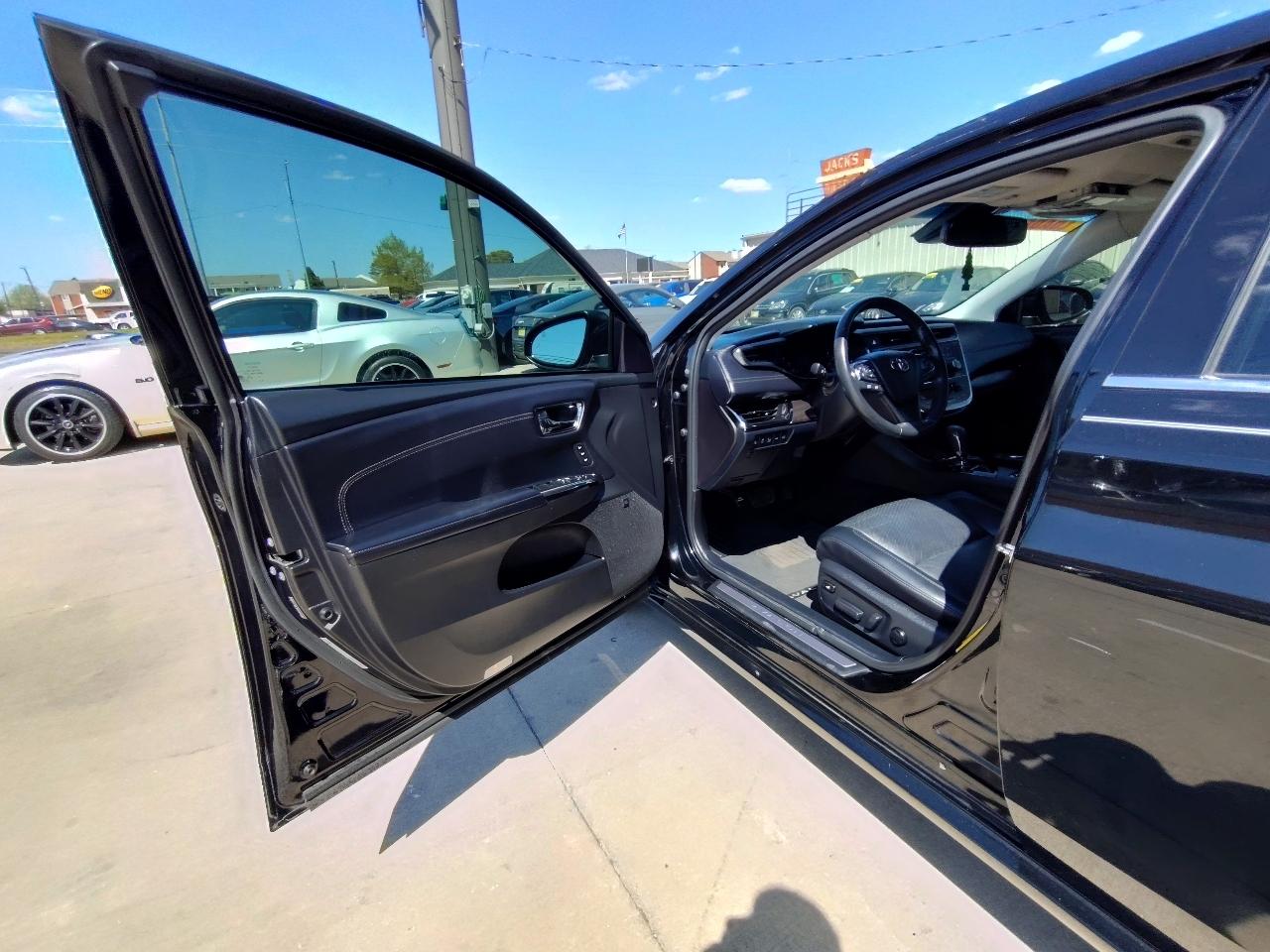 Toyota Avalon Limited 4D Sedan 2017