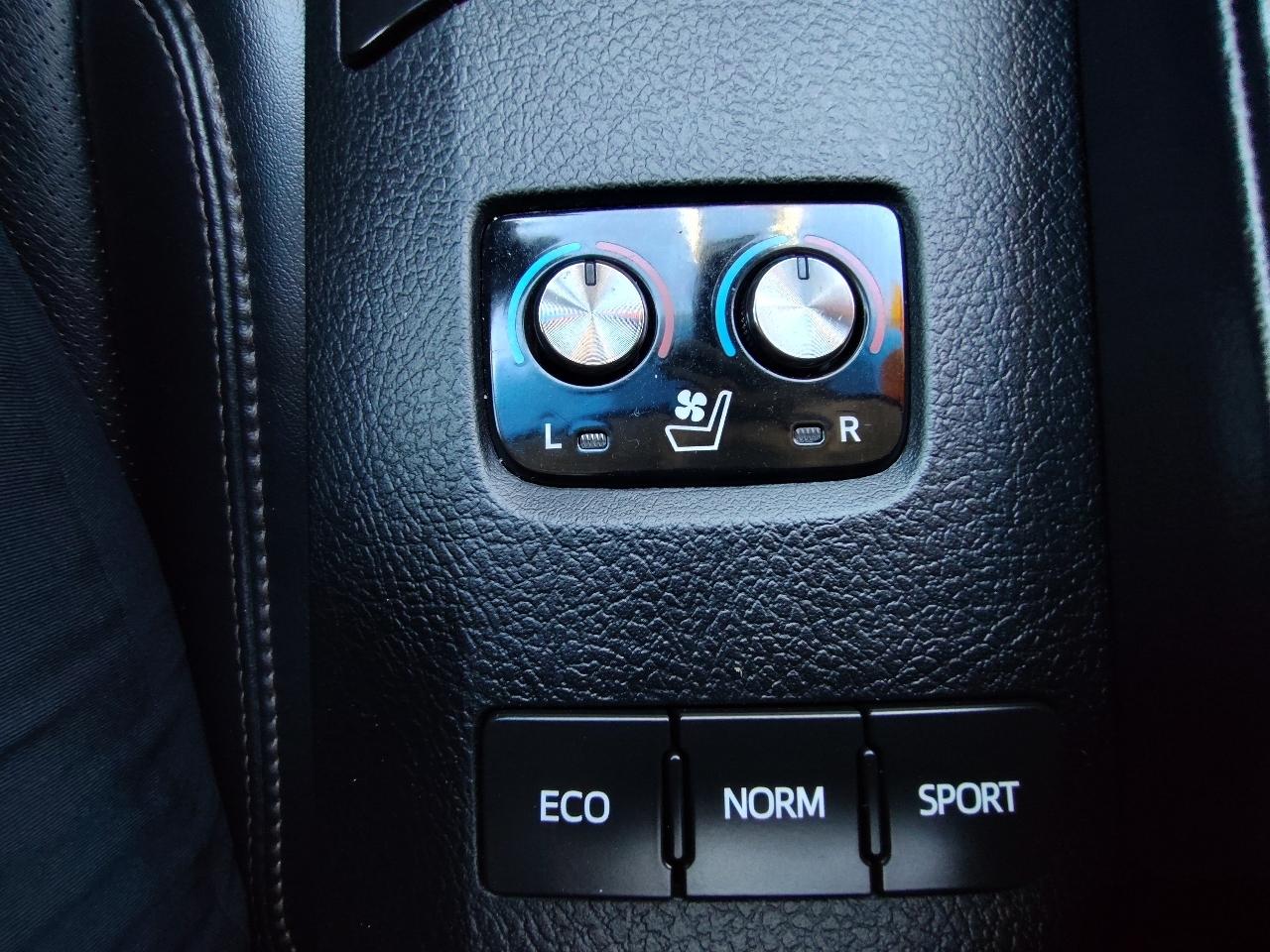 Toyota Avalon Limited 4D Sedan 2017