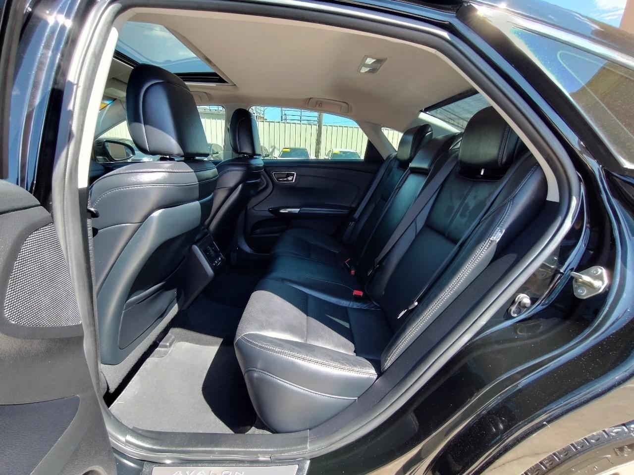 Toyota Avalon Limited 4D Sedan 2017