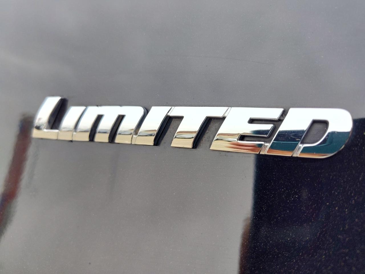 Toyota 4Runner Limited 4D SUV RWD V6 2018