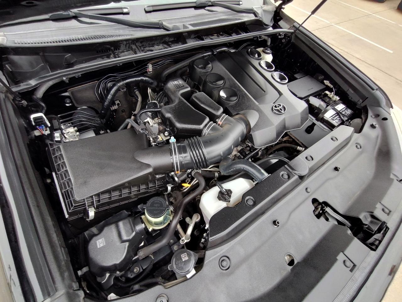 Toyota 4Runner Limited 4D SUV RWD V6 2018