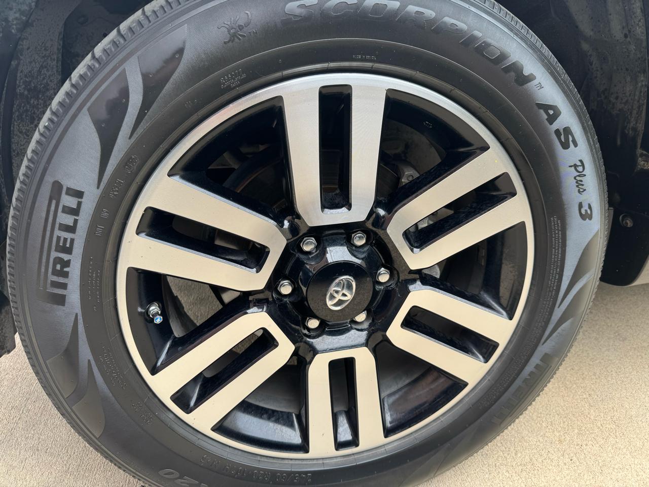 Toyota 4Runner Limited 4D SUV RWD V6 2018