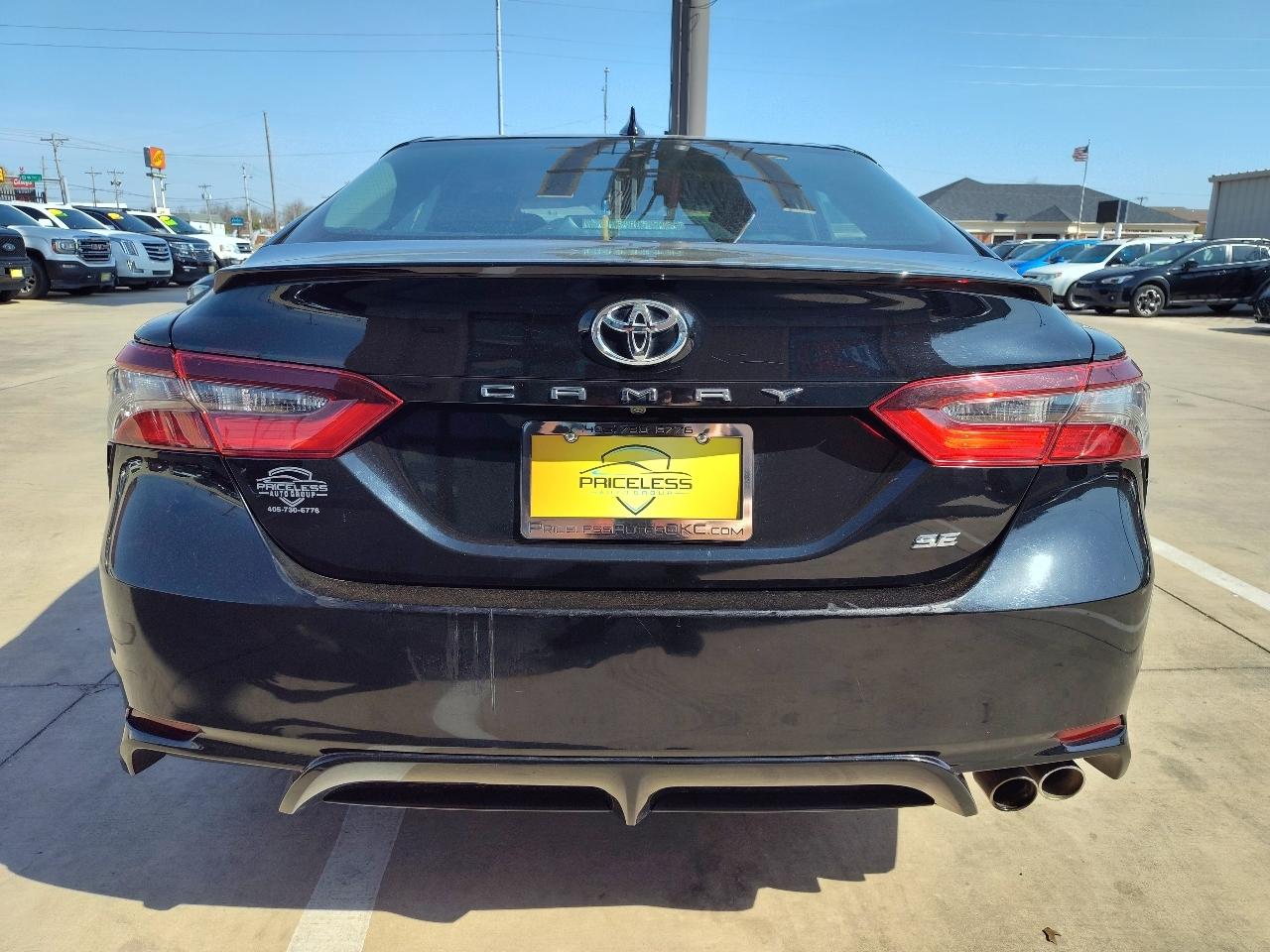 Toyota Camry SE 2021