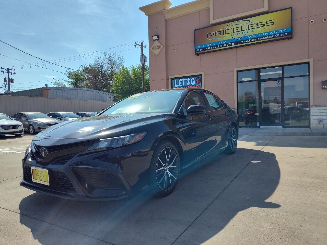 Toyota Camry SE 2021