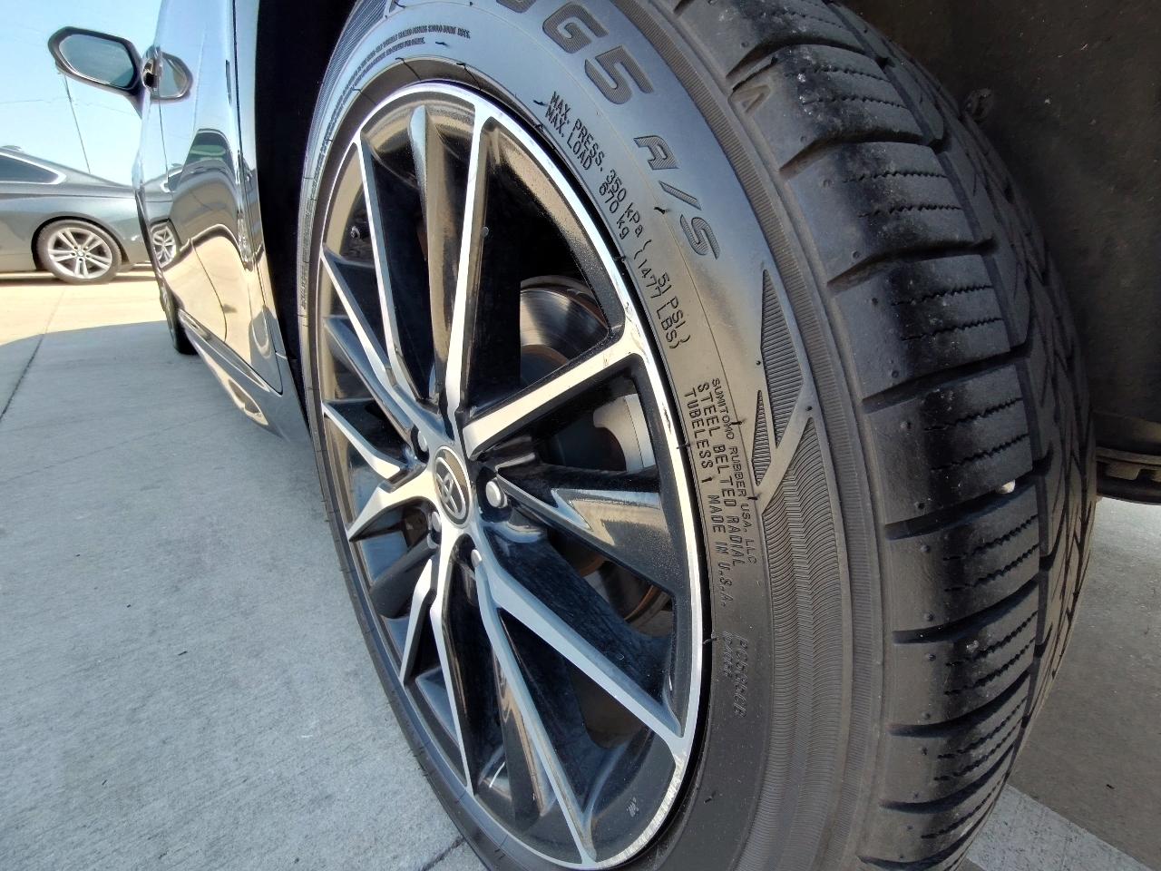 Toyota Camry SE 2021