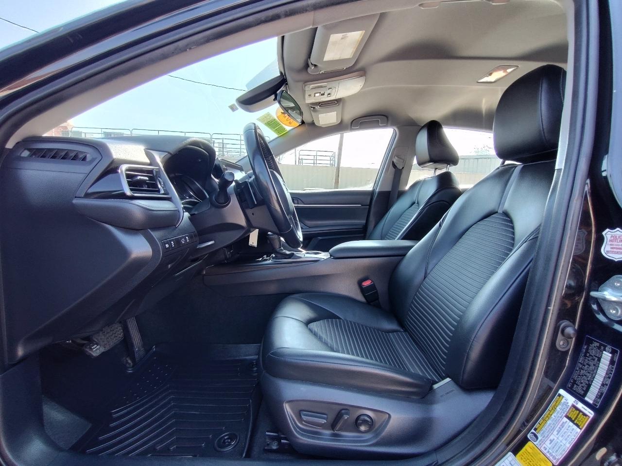 Toyota Camry SE 2021