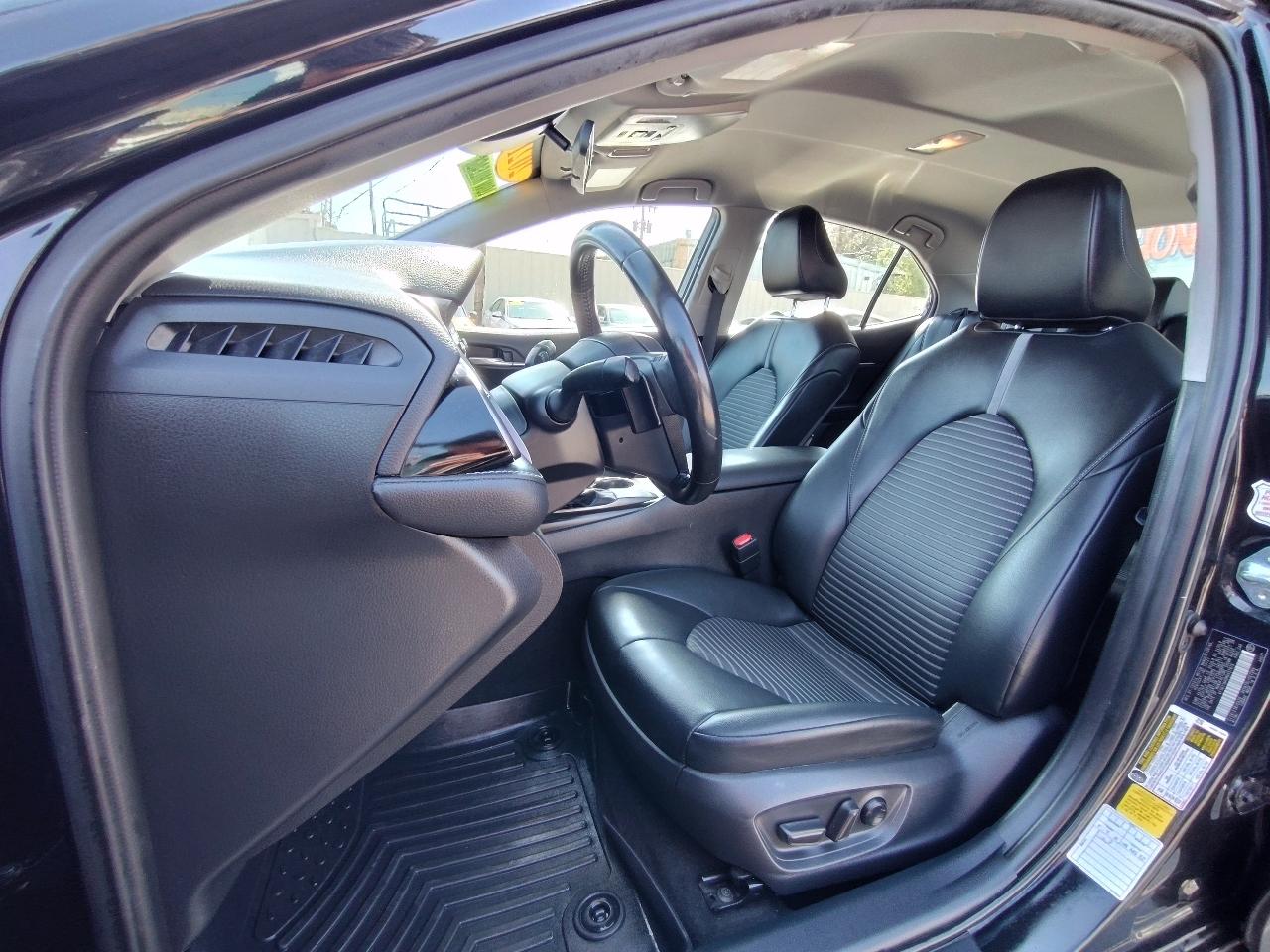 Toyota Camry SE 2021