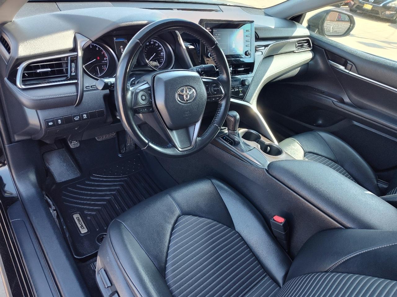 Toyota Camry SE 2021