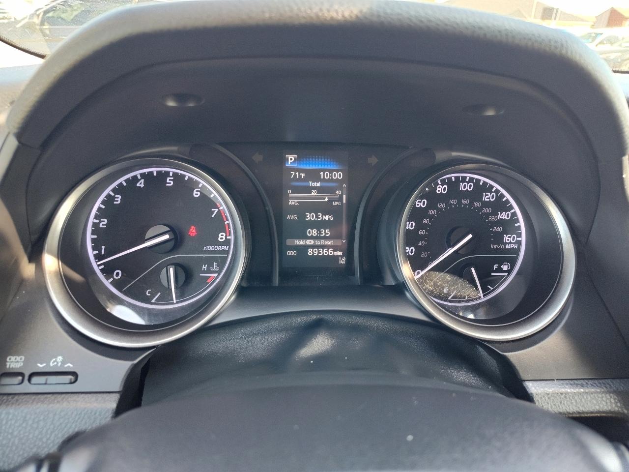 Toyota Camry SE 2021