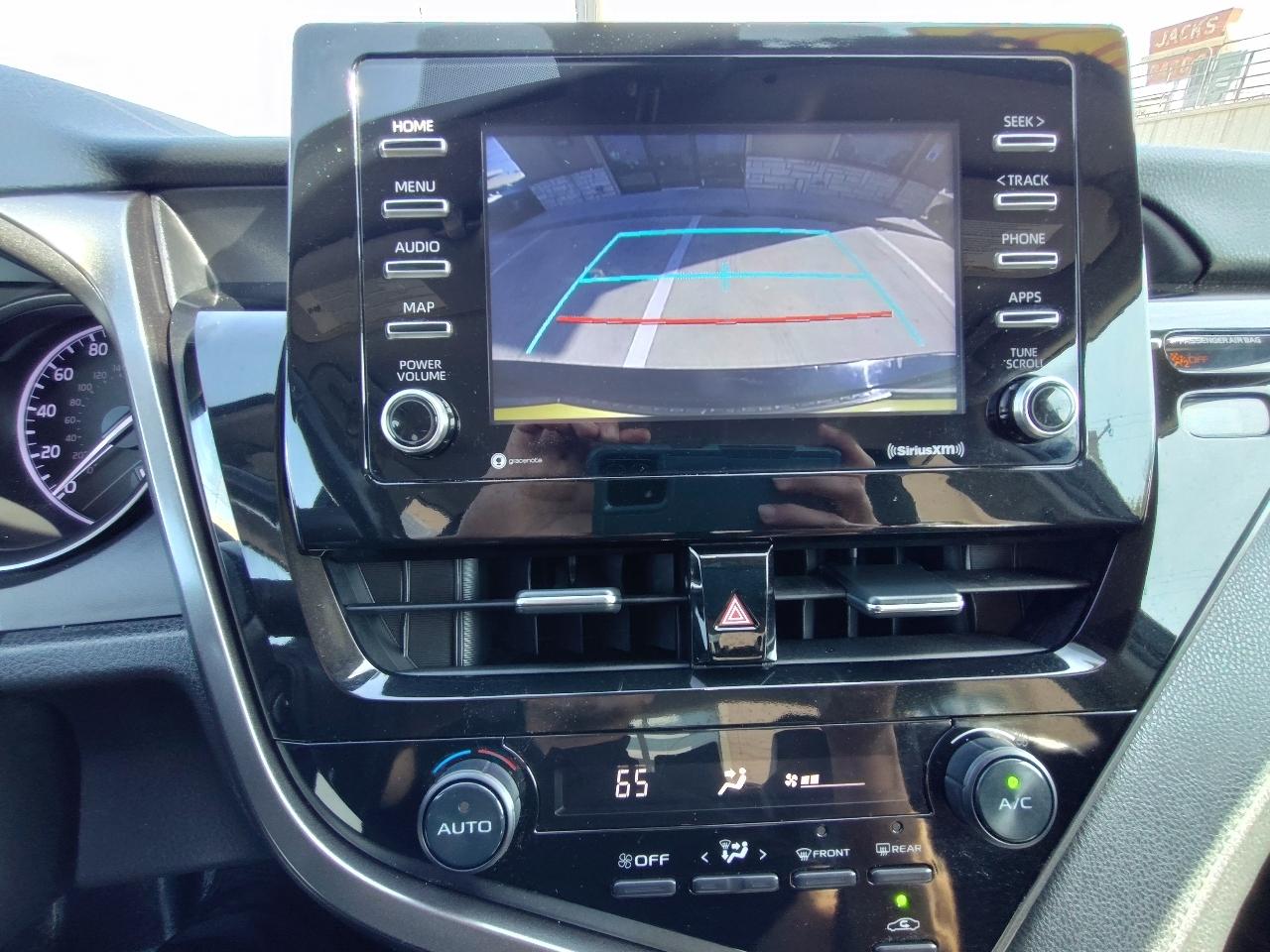 Toyota Camry SE 2021