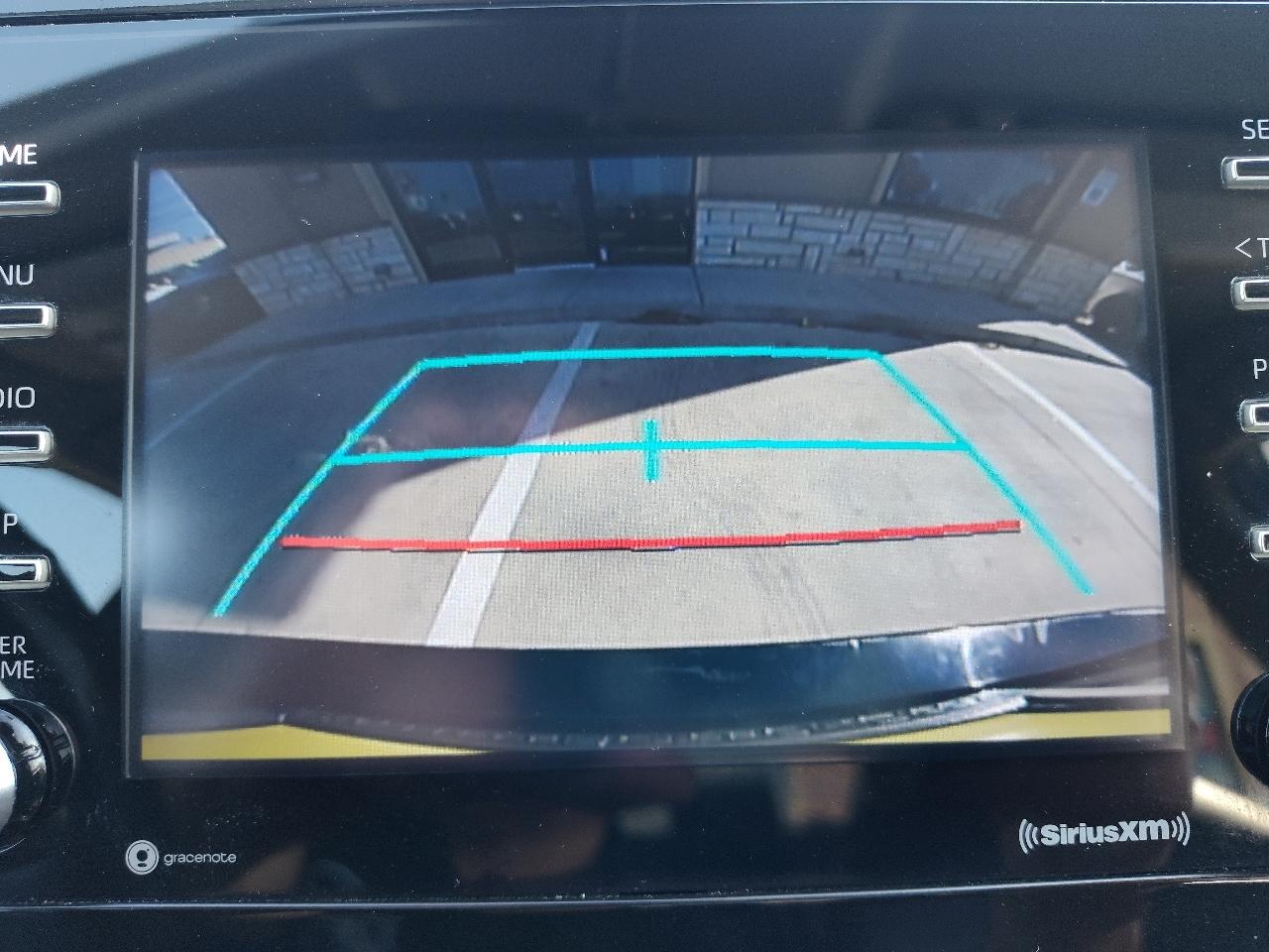 Toyota Camry SE 2021