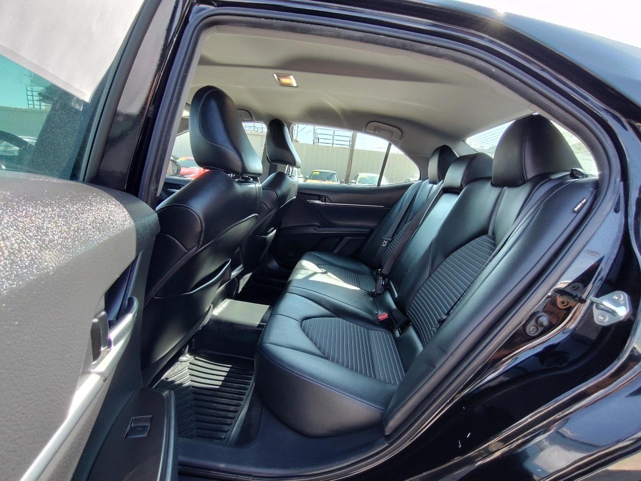 Toyota Camry SE 2021