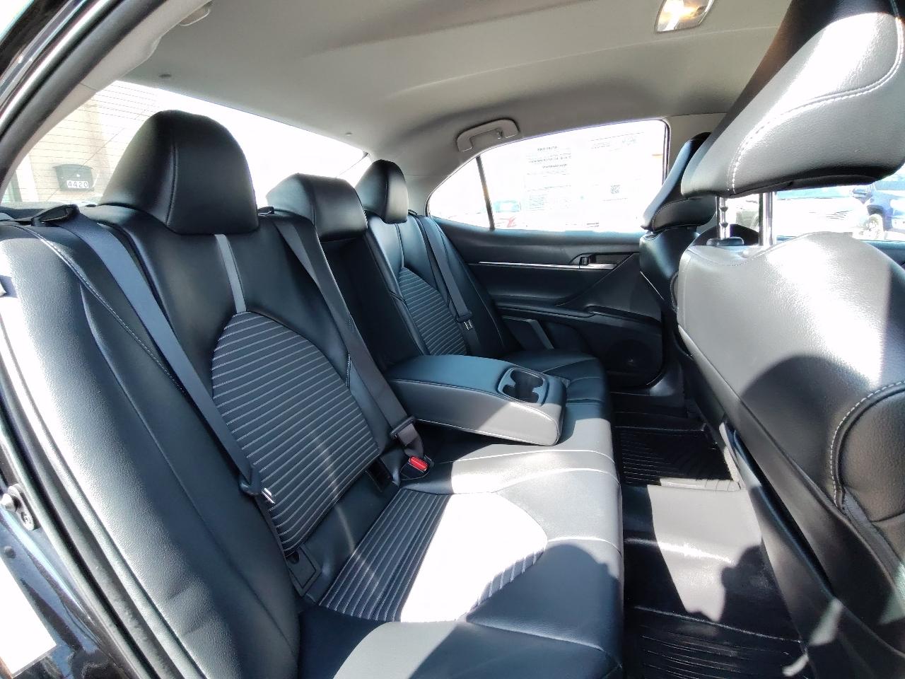 Toyota Camry SE 2021