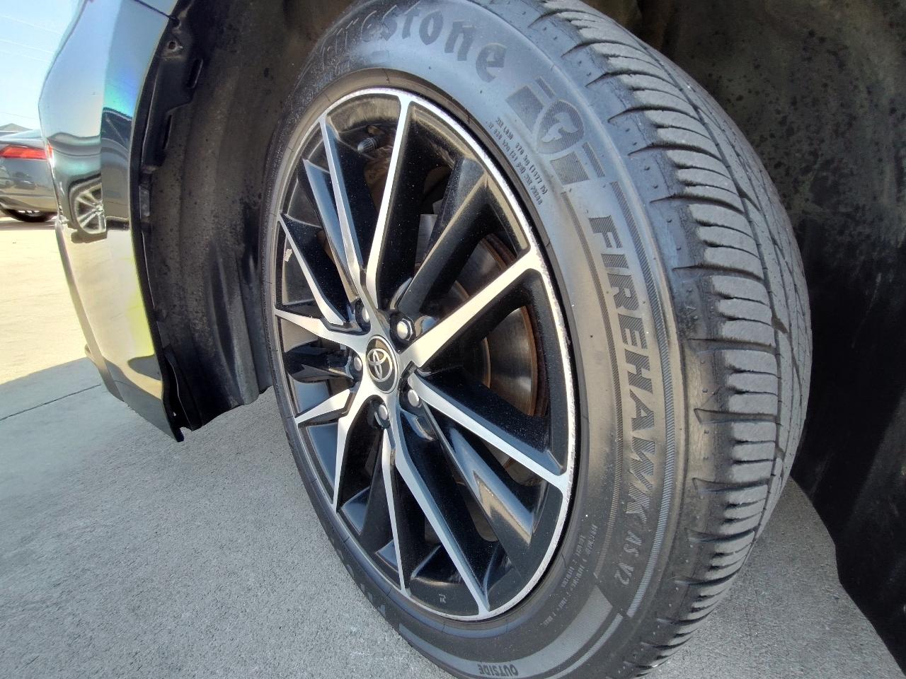 Toyota Camry SE 2021